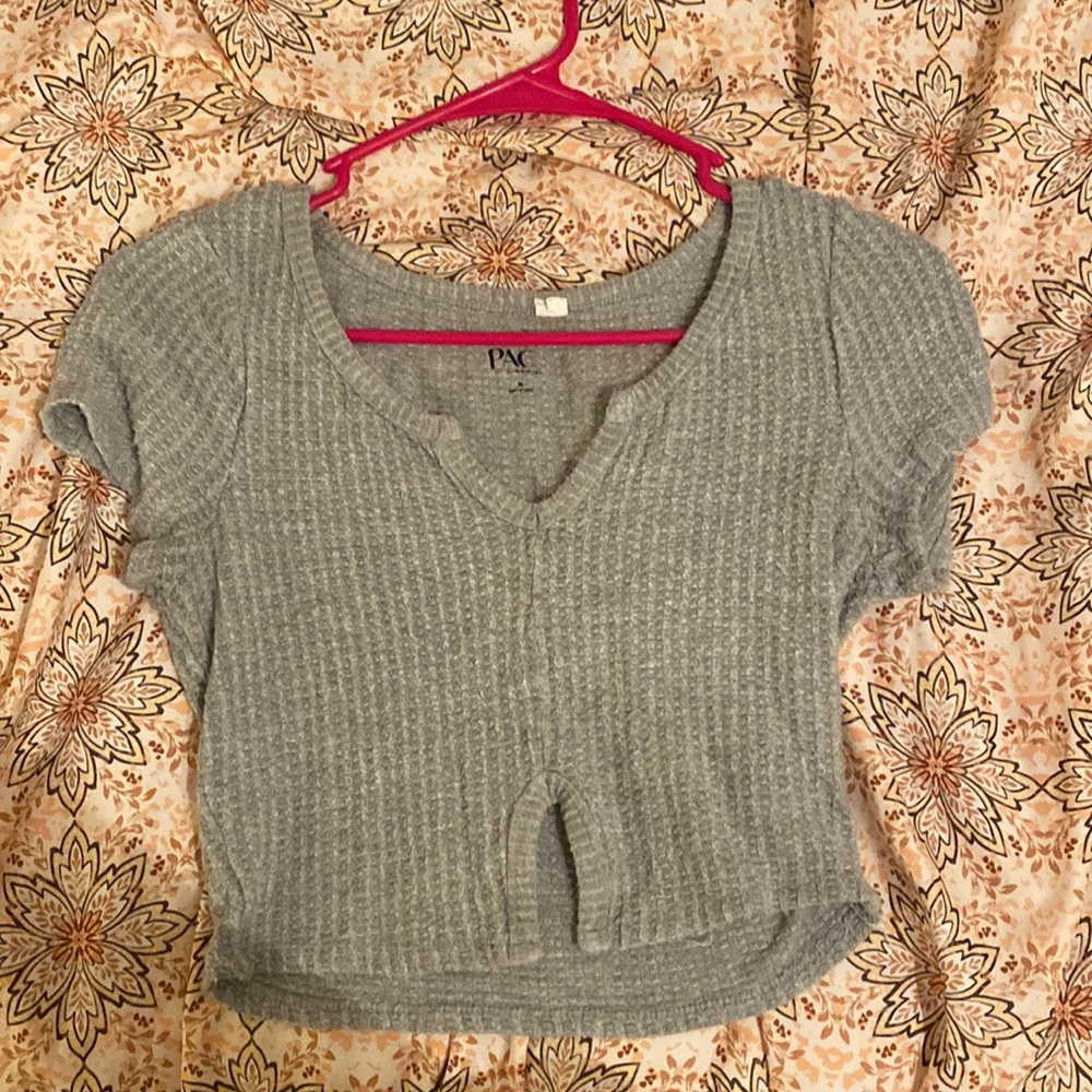 grey crop top